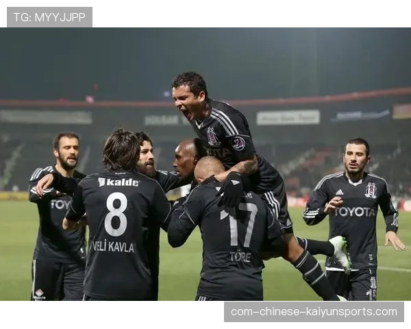 土超三大豪门经典德比历史悠久，激烈对抗吸引全球关注