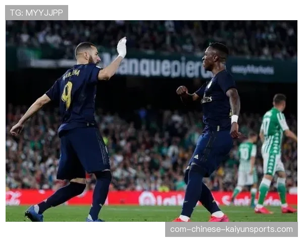 富勒姆定位球战术高效执行 希门尼斯点球梅开二度锁定胜局 富勒姆定位球战术高效执行 希门尼斯点球梅开二度锁定胜局